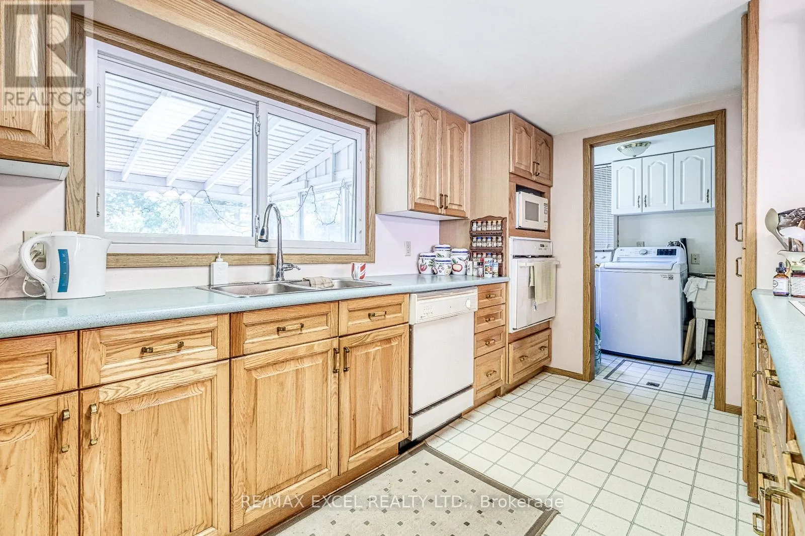 124 MOORE'S BEACH ROAD