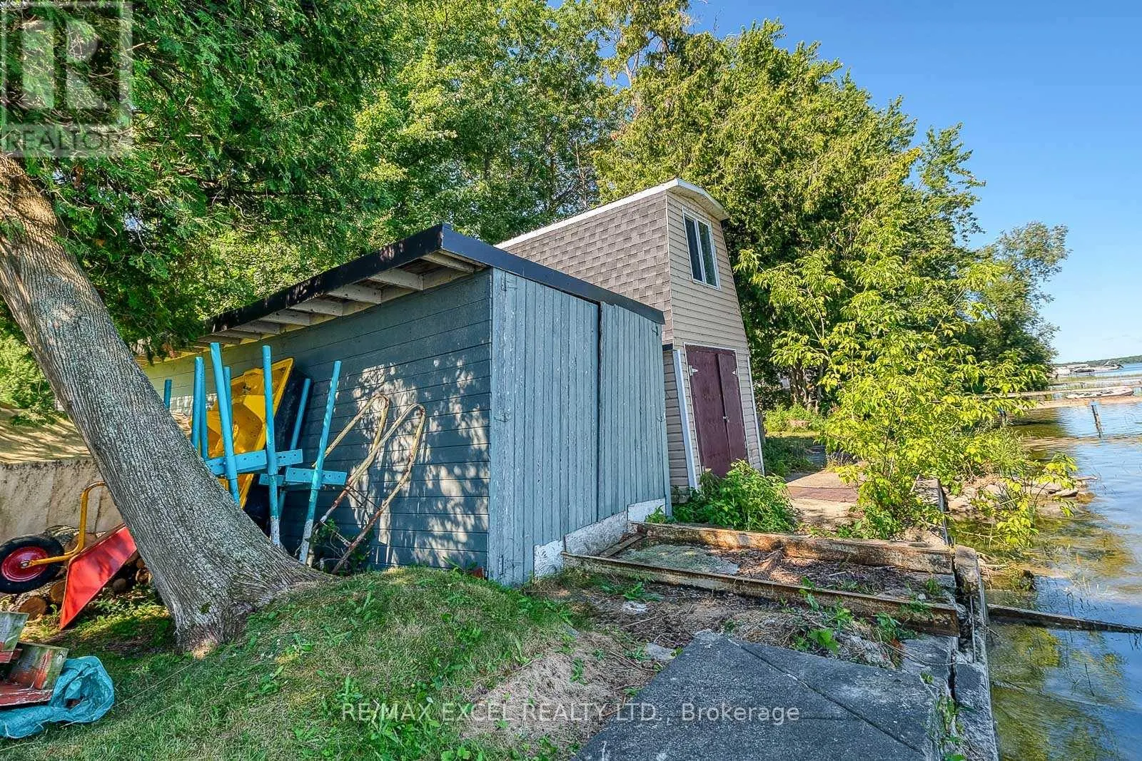 124 MOORE'S BEACH ROAD