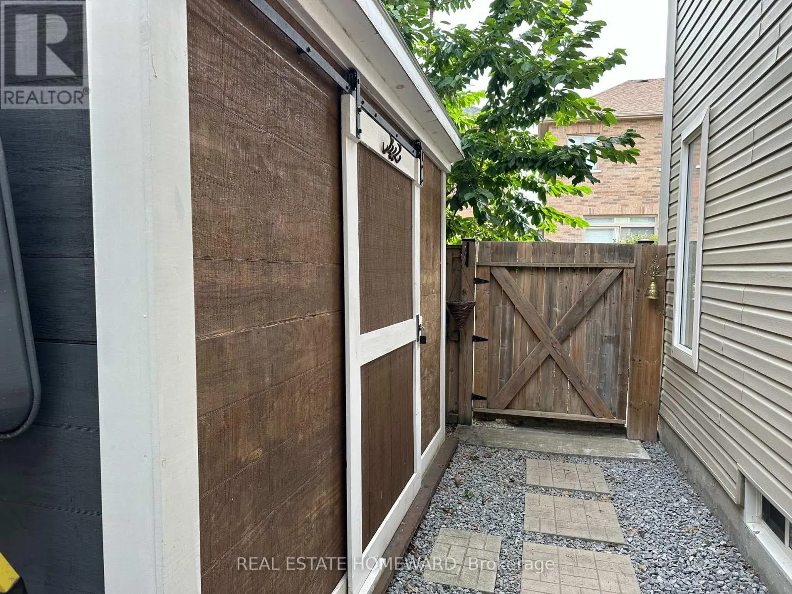 28 BOSTOCK DRIVE