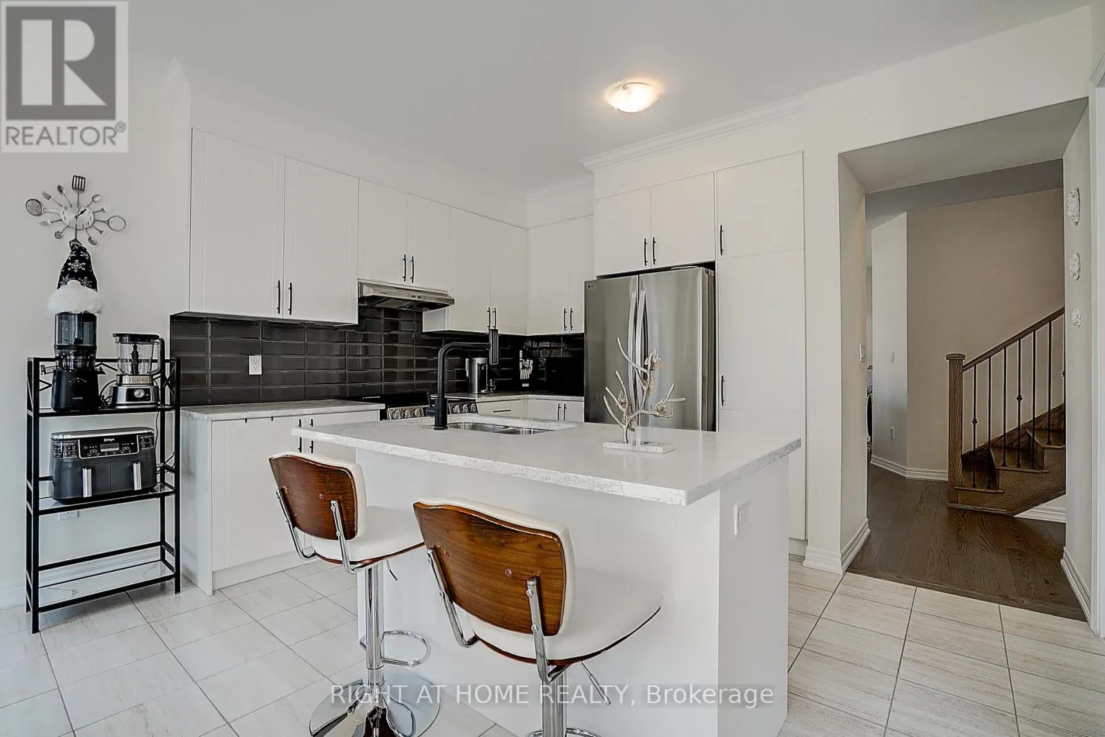 35 BOSTOCK DRIVE