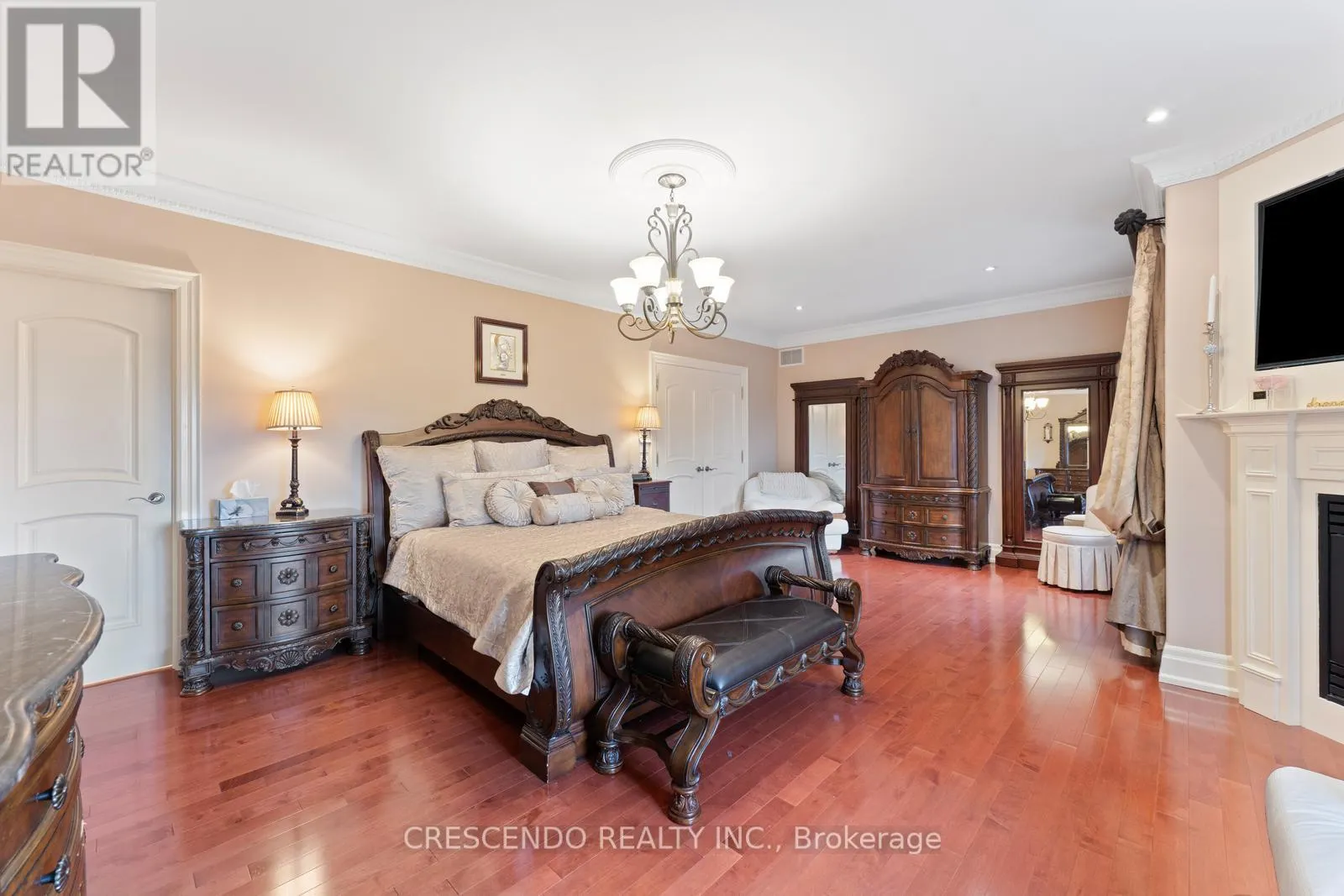 2 PRINCE ADAM COURT