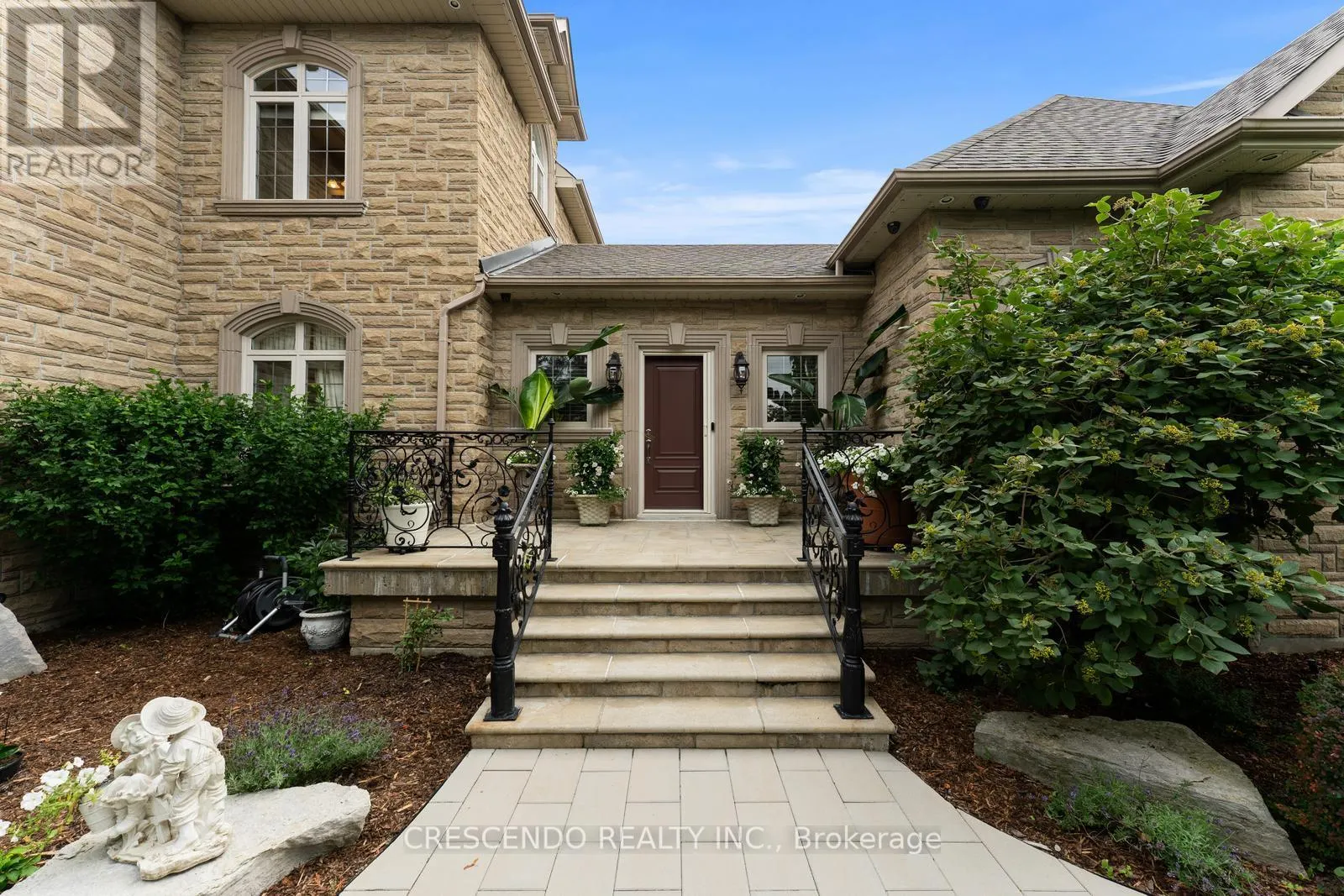 2 PRINCE ADAM COURT