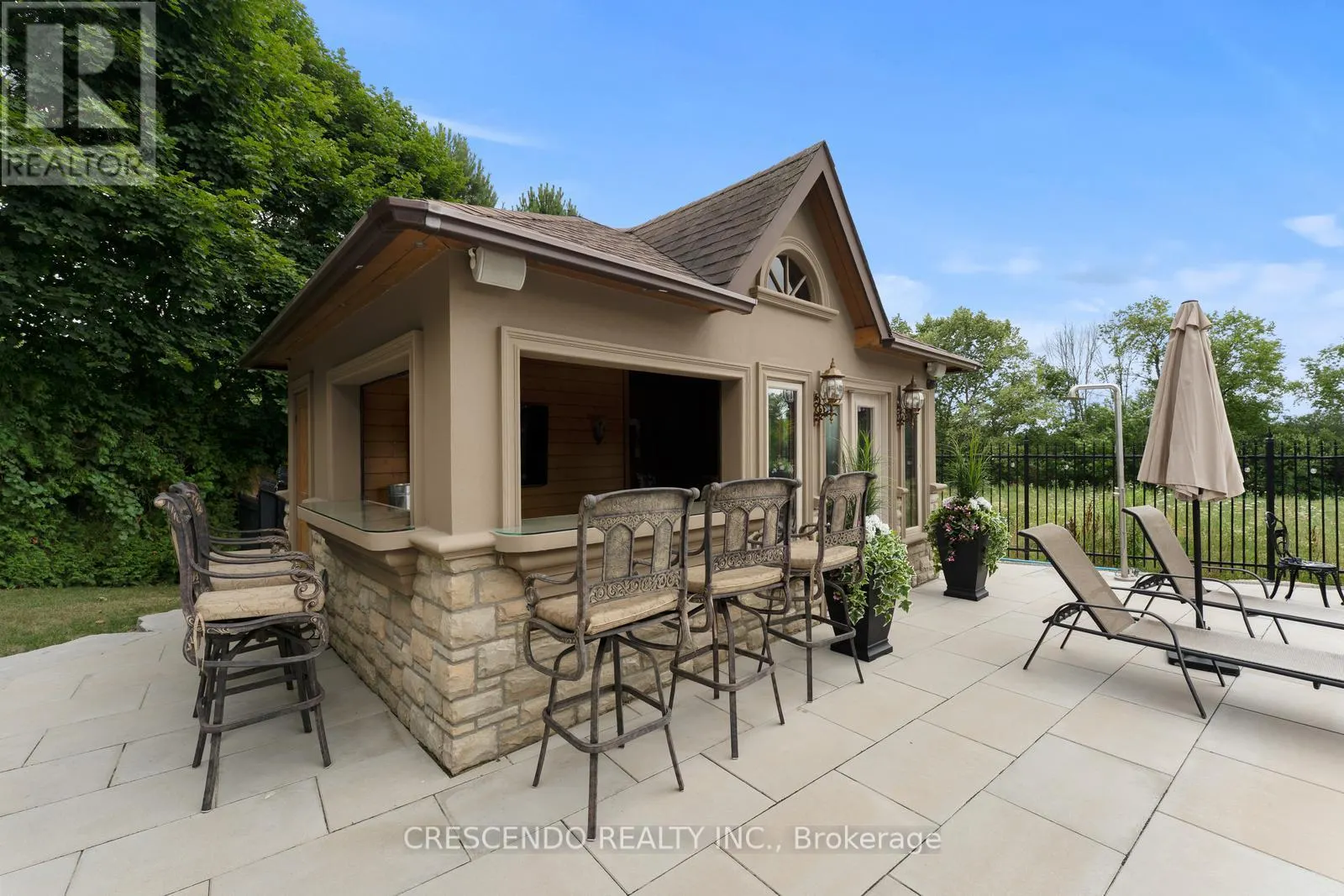 2 PRINCE ADAM COURT