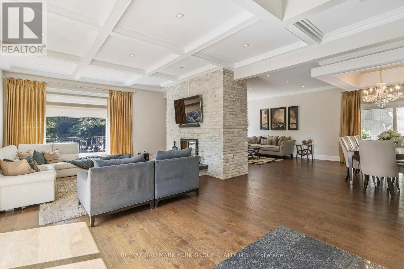 27 SCOTT CRESCENT