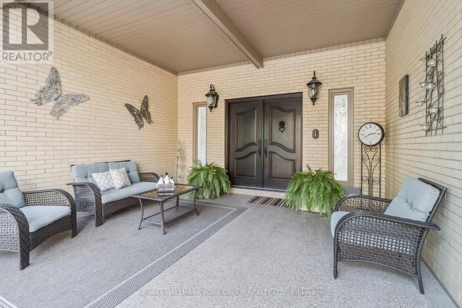 27 SCOTT CRESCENT