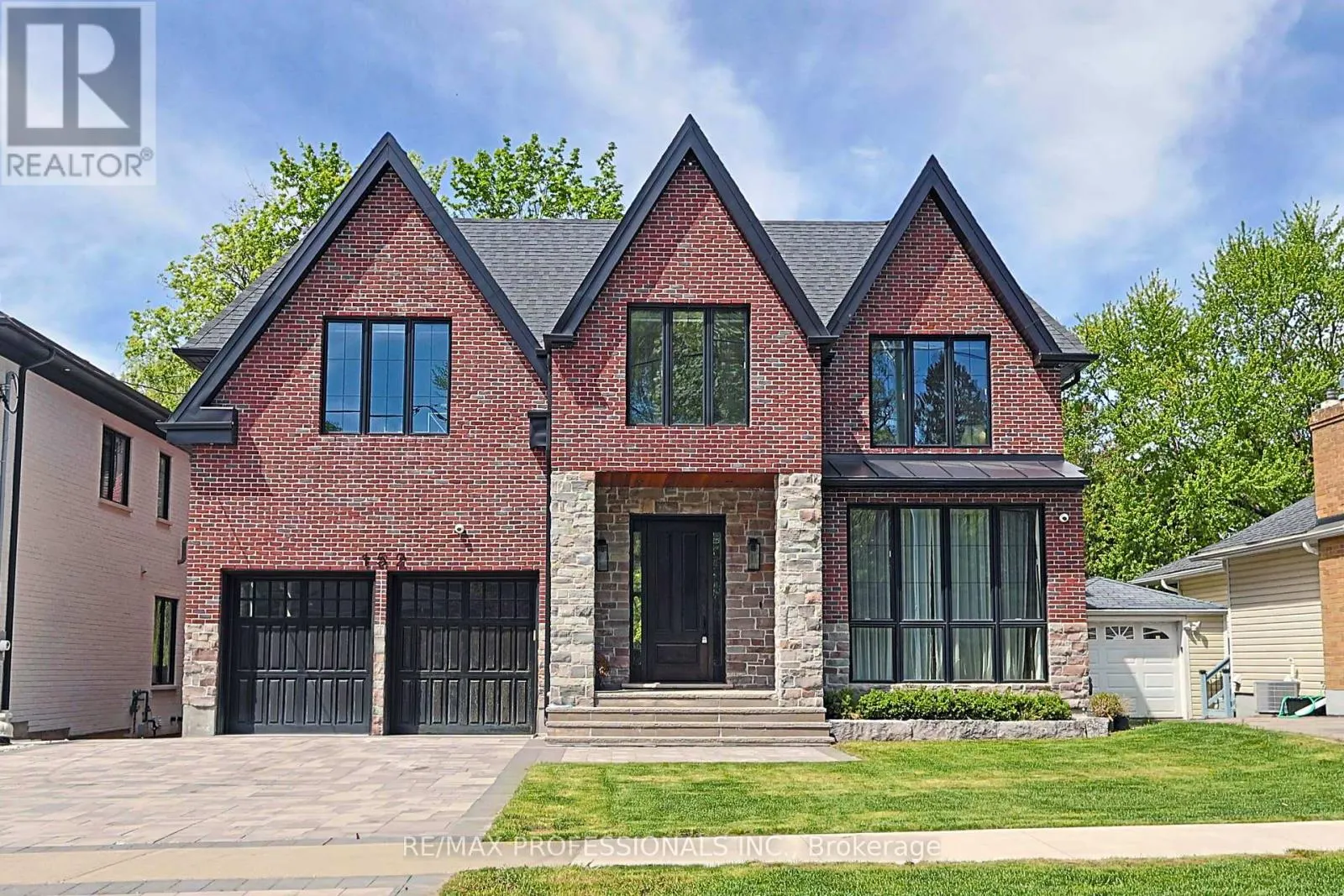 152 WELLS STREET