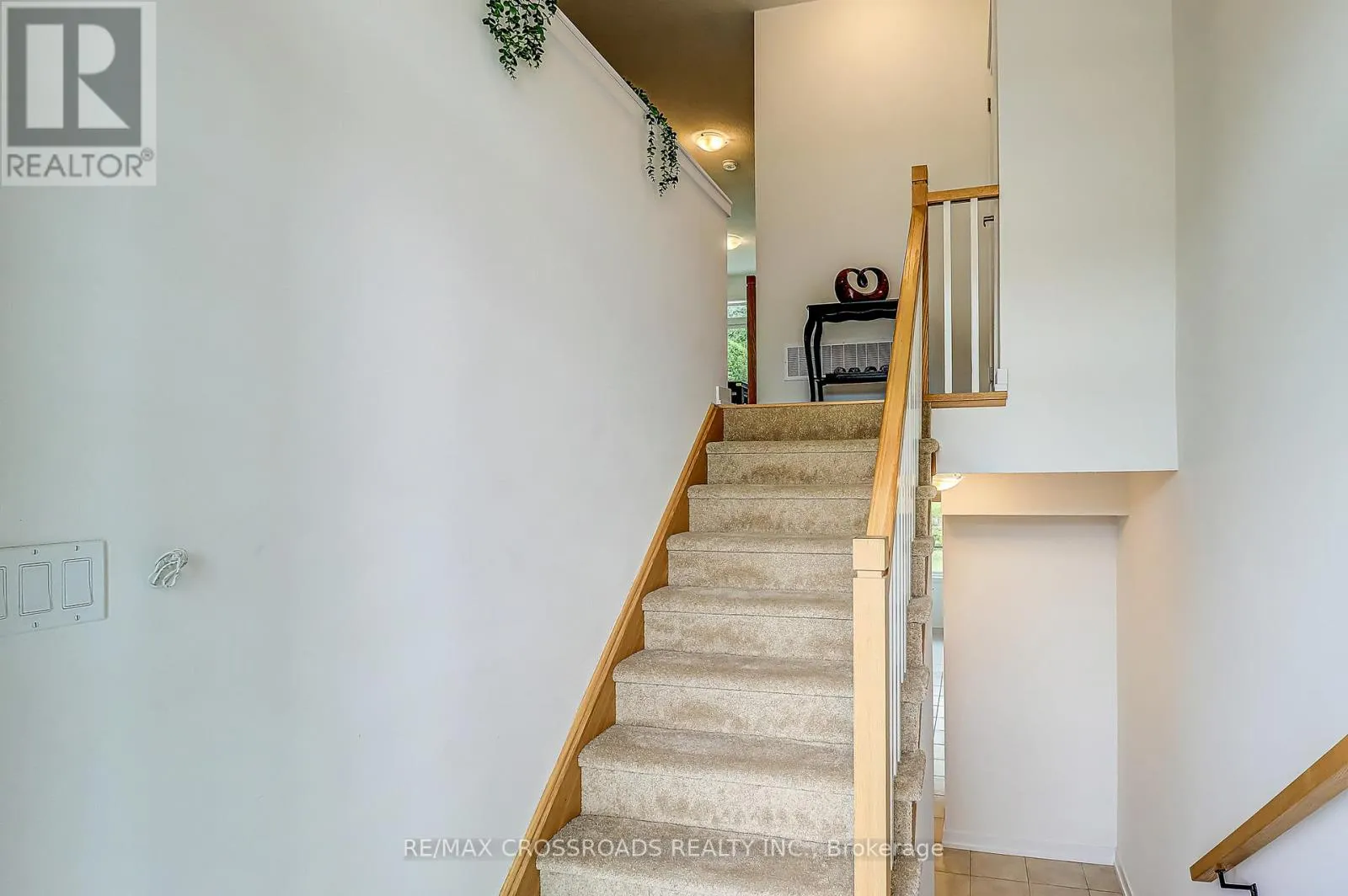 64 LYALL STOKES CIRCLE