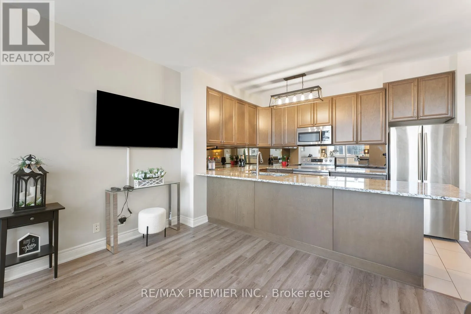 209 - 9235 JANE STREET