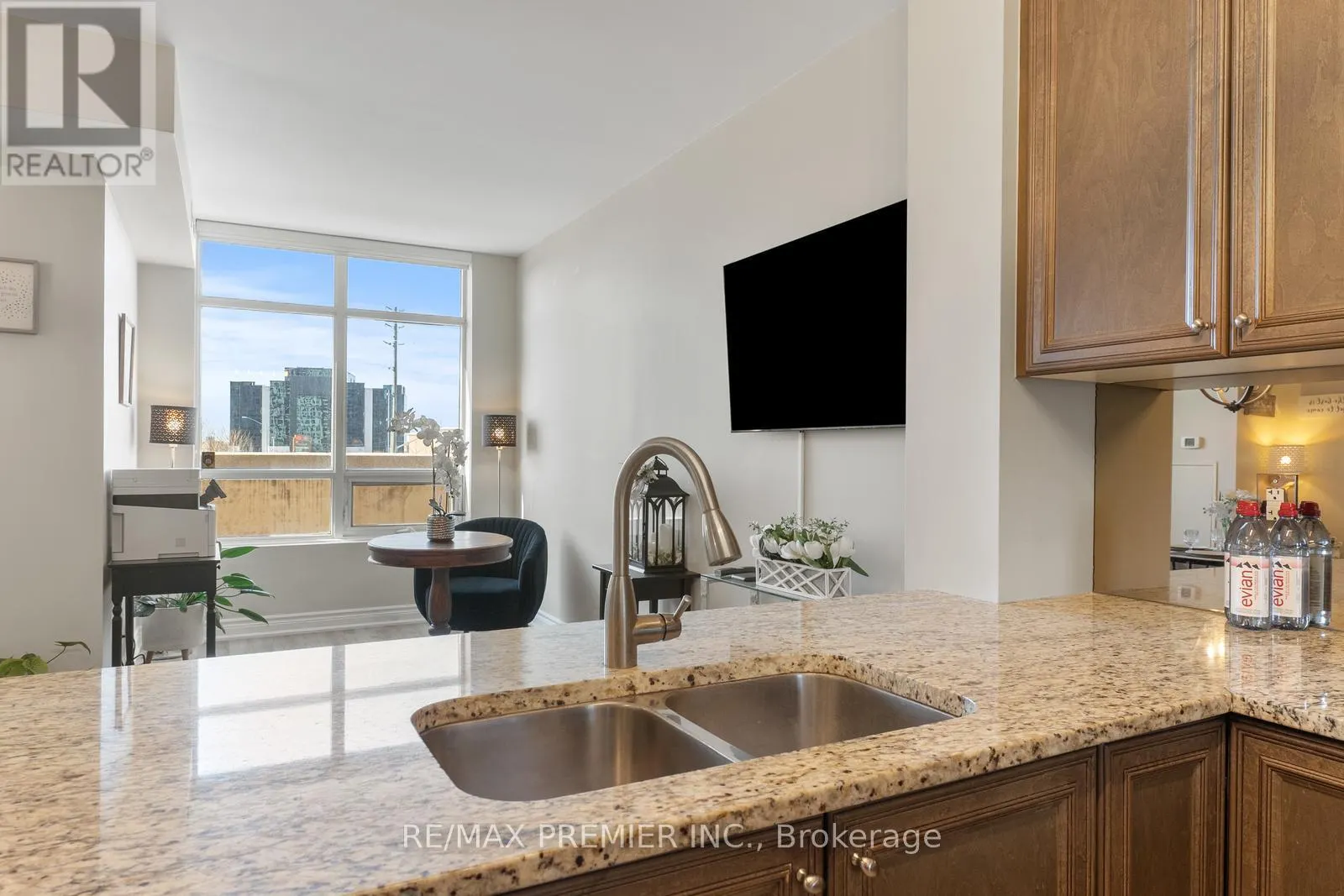 209 - 9235 JANE STREET