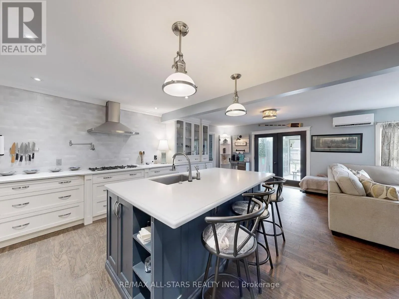 17 METROPOLITAN CRESCENT
