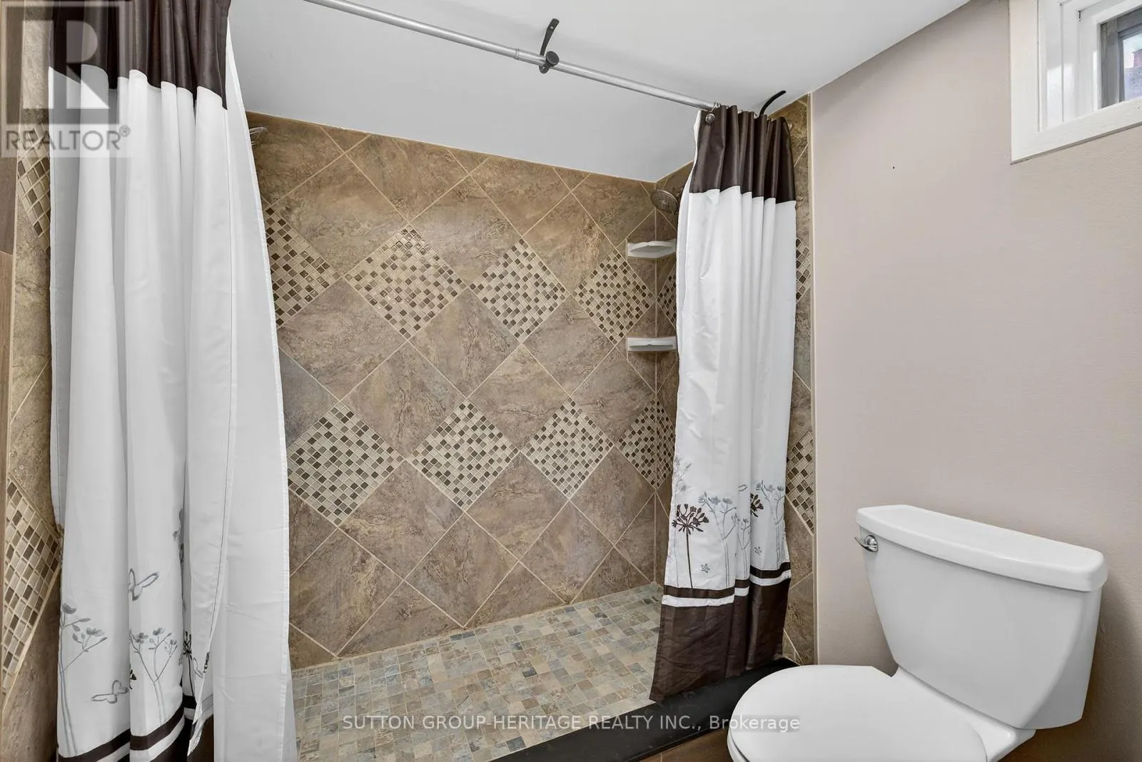 22665 LAKERIDGE ROAD