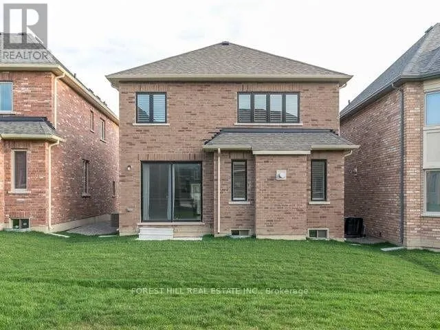 30 WILLIAM LUCK AVENUE