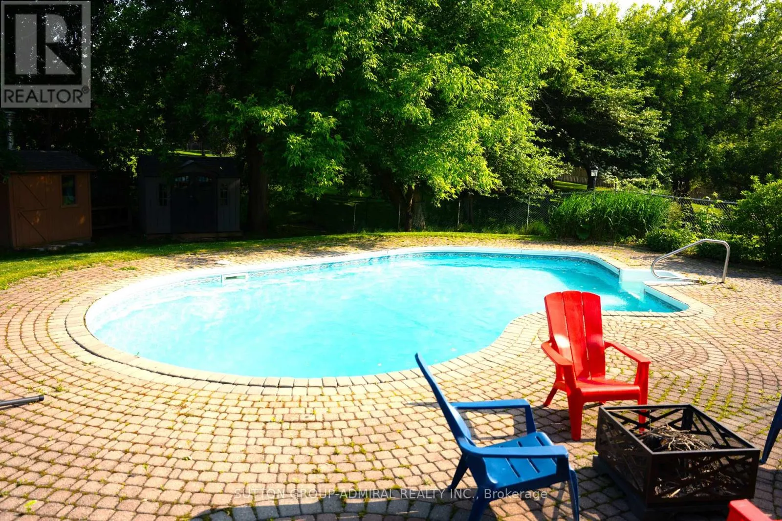 60 MAPLE WAY