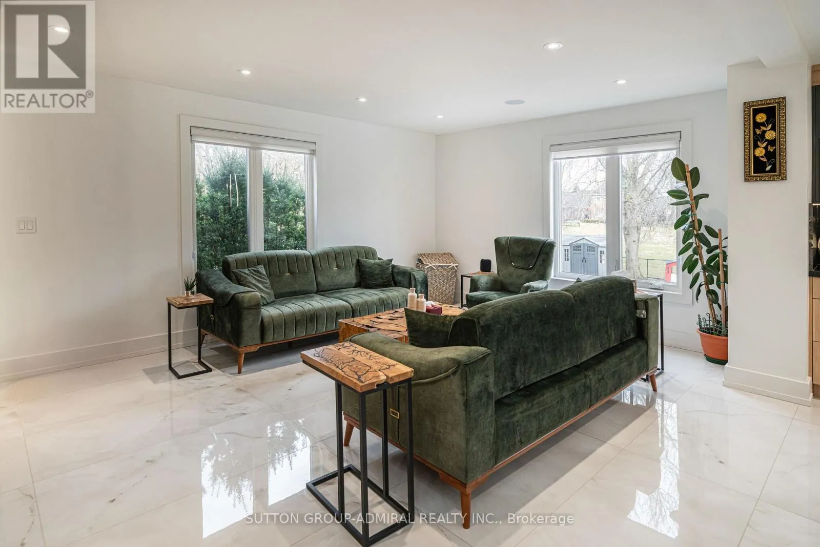 60 MAPLE WAY
