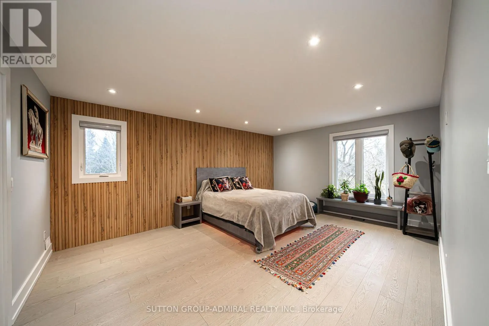 60 MAPLE WAY