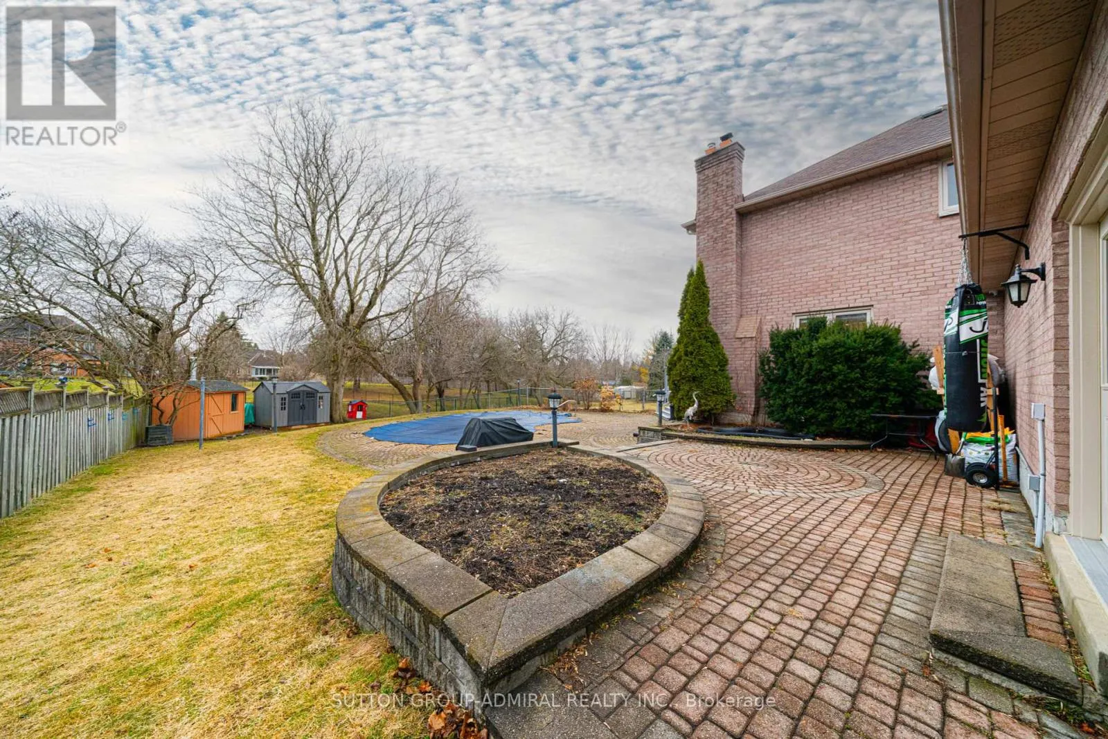 60 MAPLE WAY