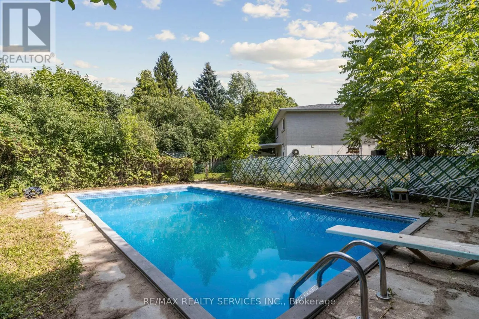 769 GREENFIELD CRESCENT