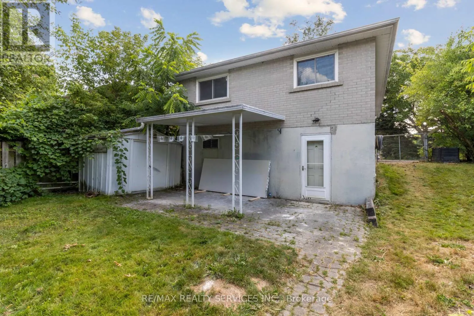 769 GREENFIELD CRESCENT