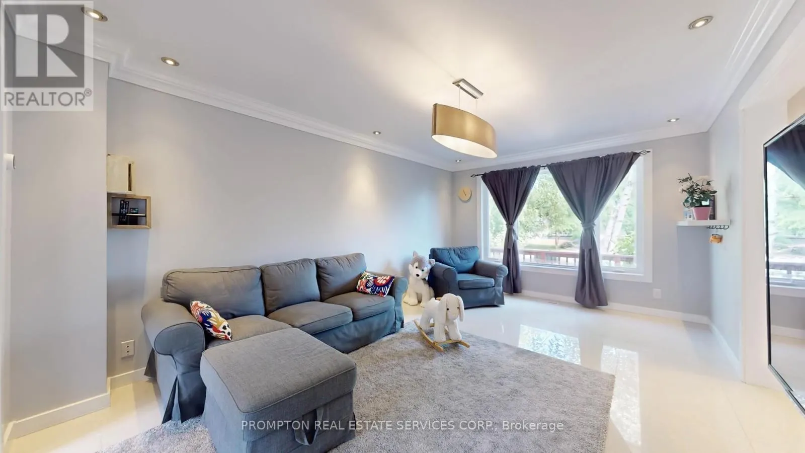 89 RIVERGLEN DRIVE
