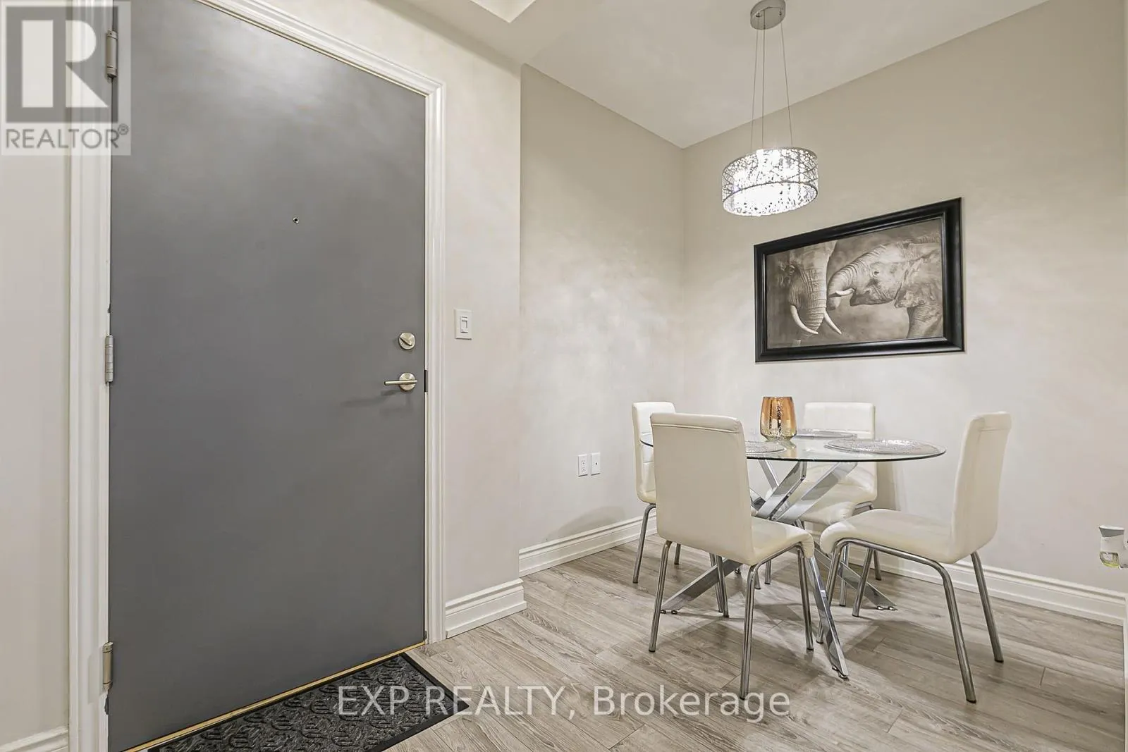 1005 - 9608 YONGE STREET