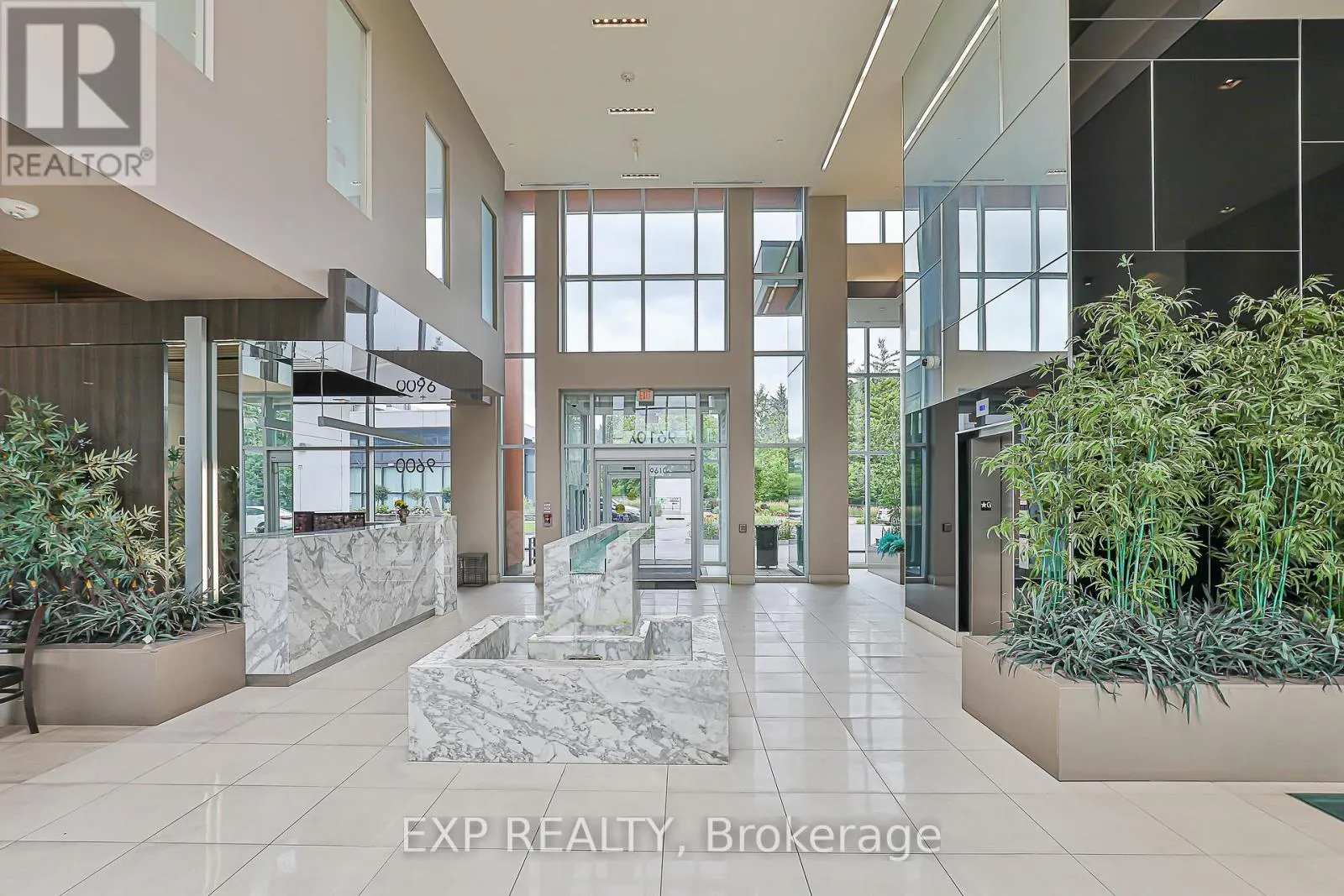 1005 - 9608 YONGE STREET