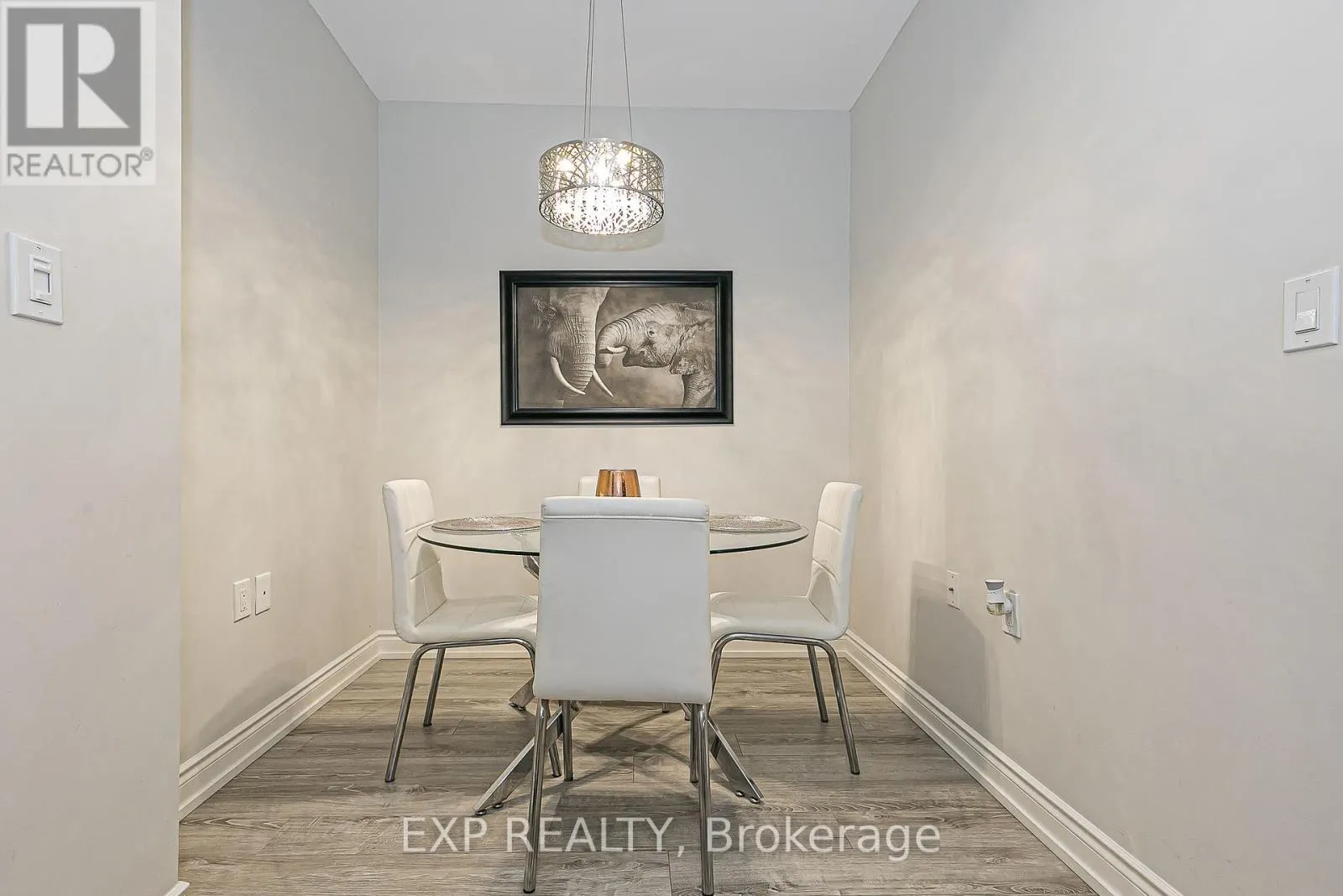 1005 - 9608 YONGE STREET