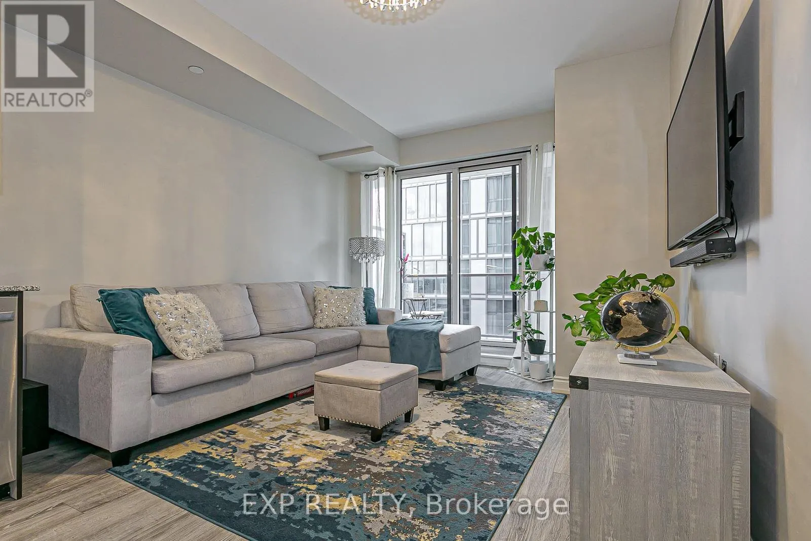 1005 - 9608 YONGE STREET