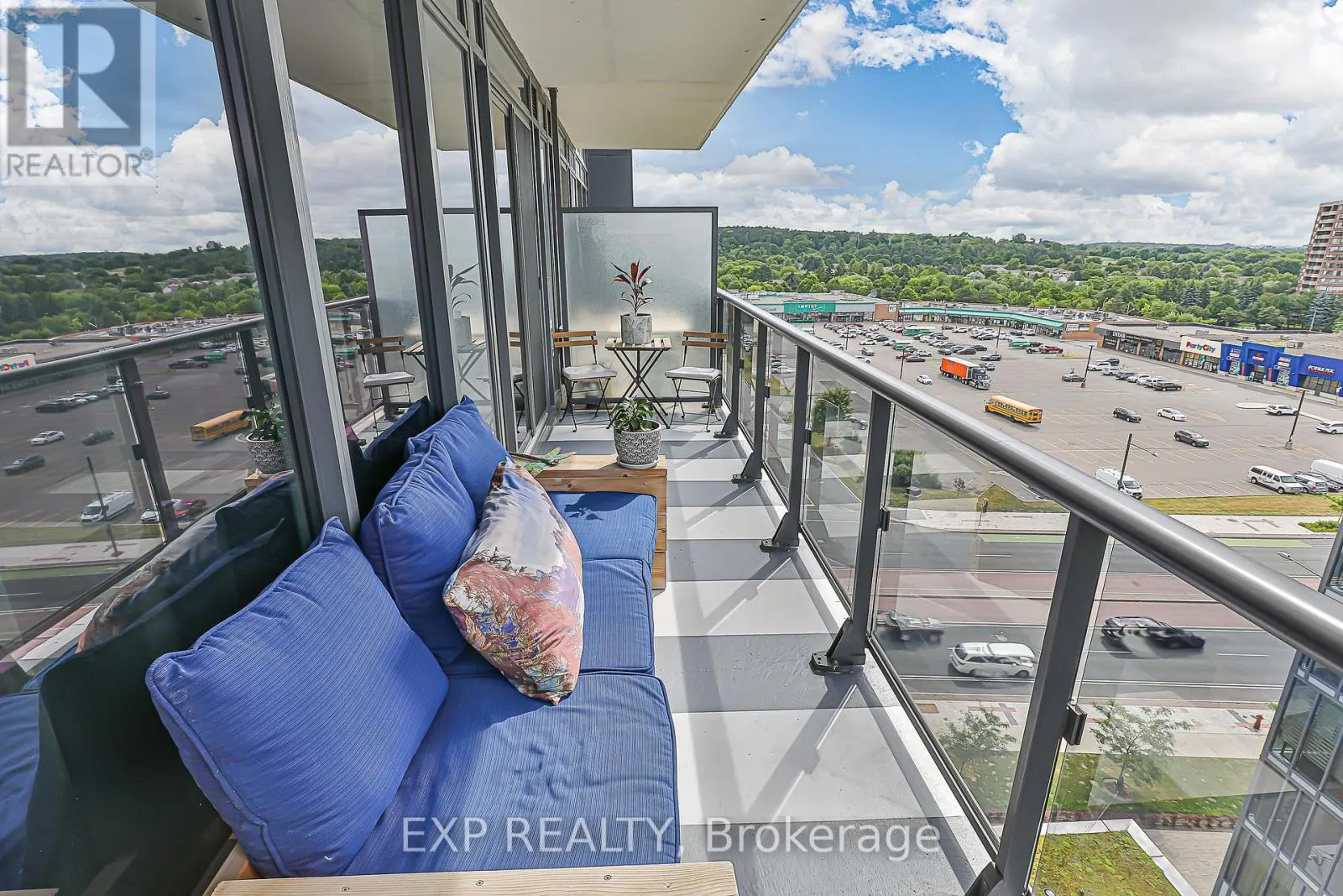 1005 - 9608 YONGE STREET