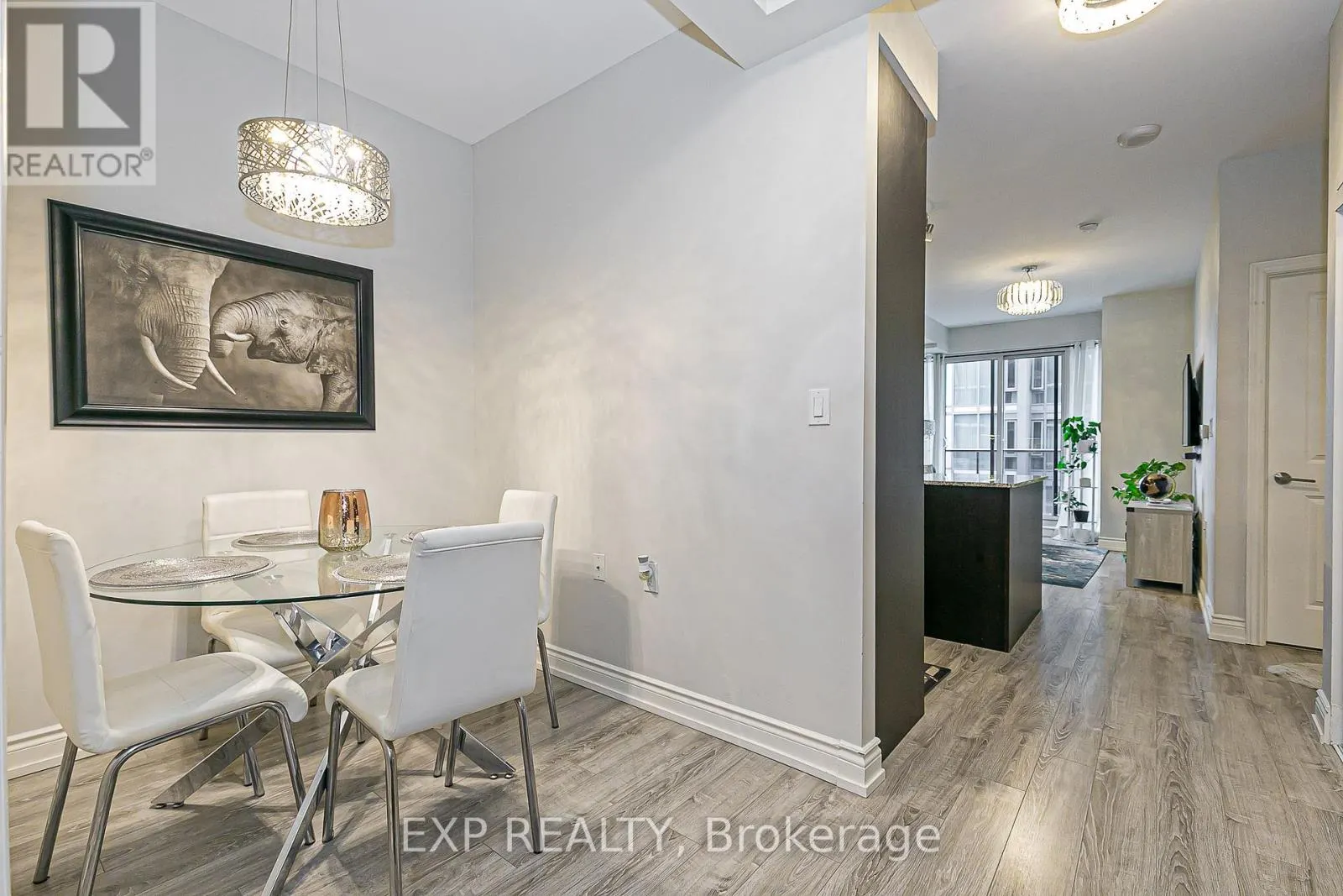 1005 - 9608 YONGE STREET
