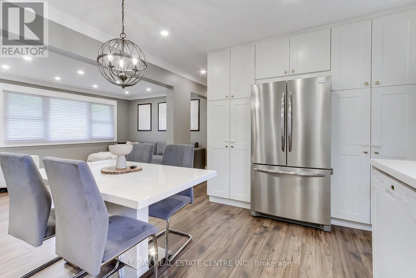 458 DUNDAS STREET