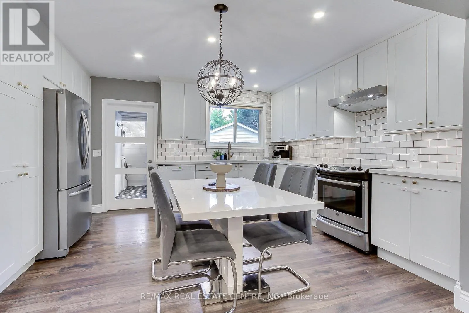 458 DUNDAS STREET