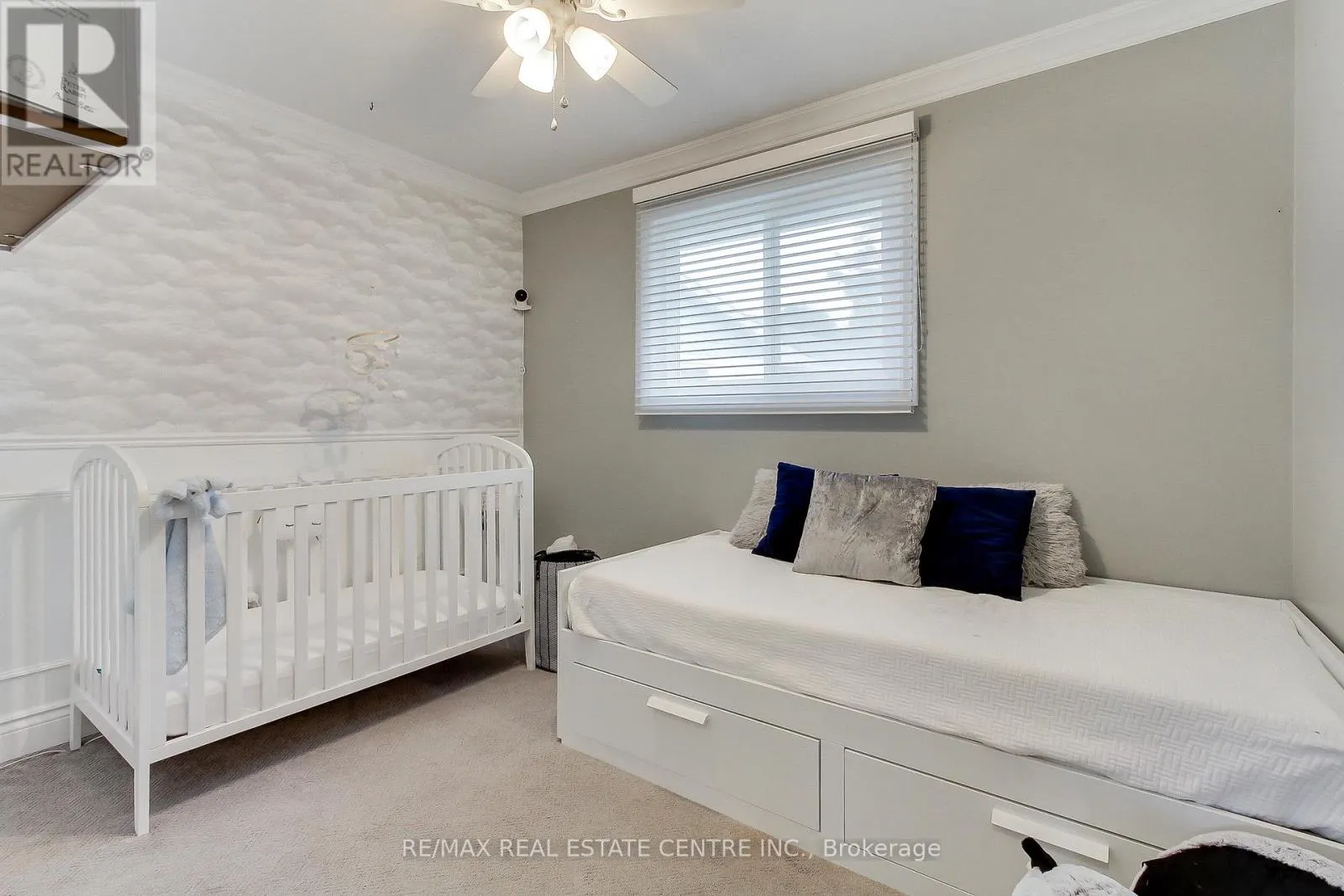 458 DUNDAS STREET