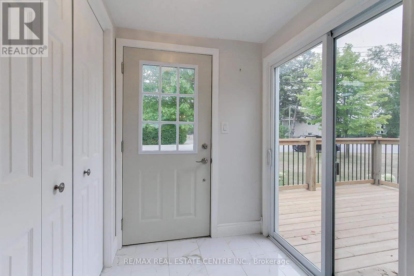 458 DUNDAS STREET