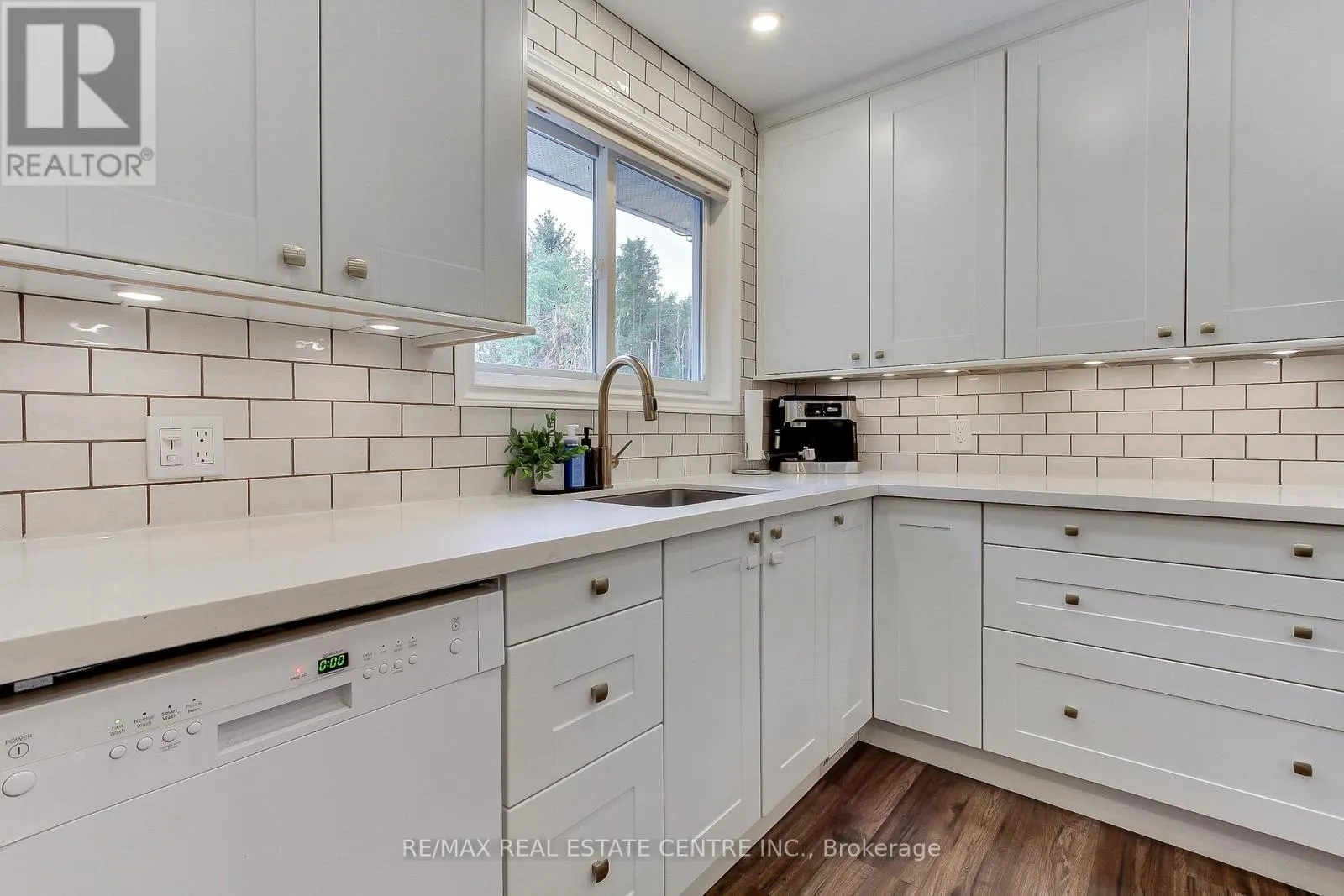 458 DUNDAS STREET