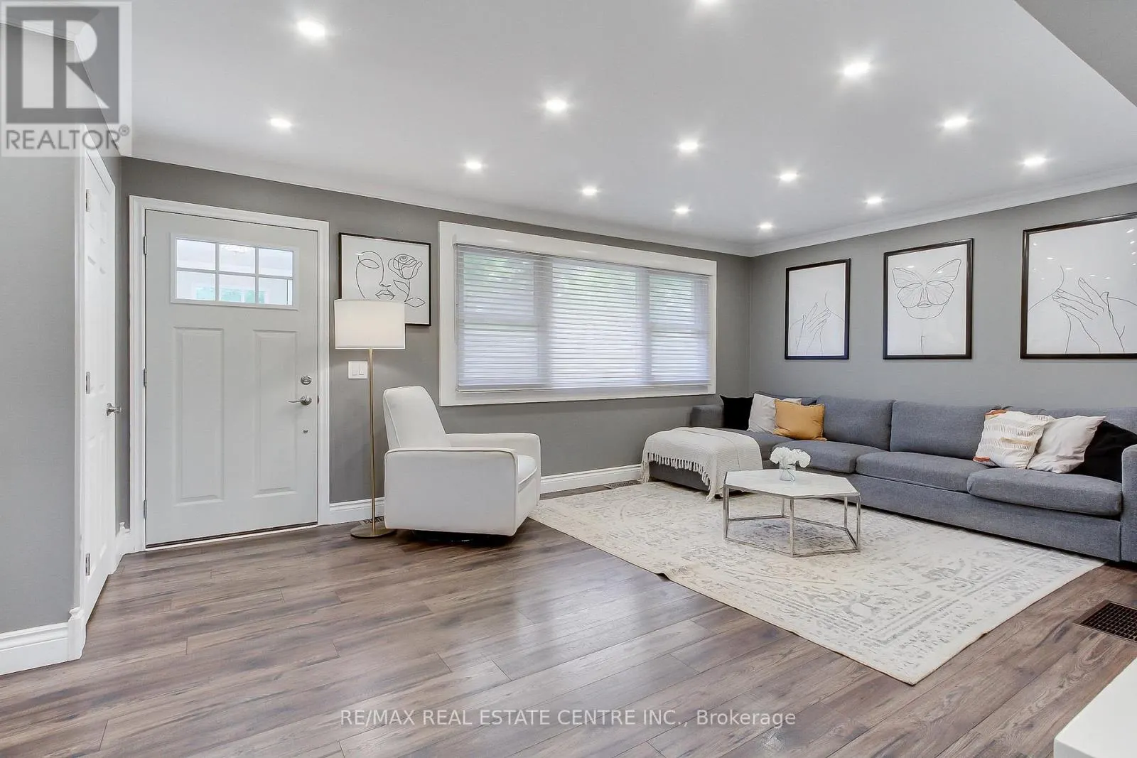 458 DUNDAS STREET
