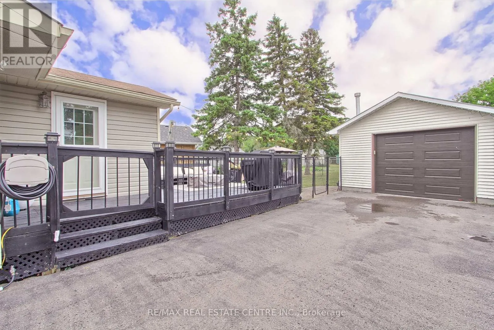458 DUNDAS STREET