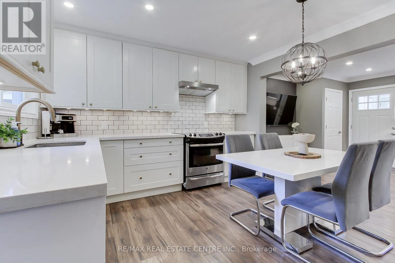 458 DUNDAS STREET