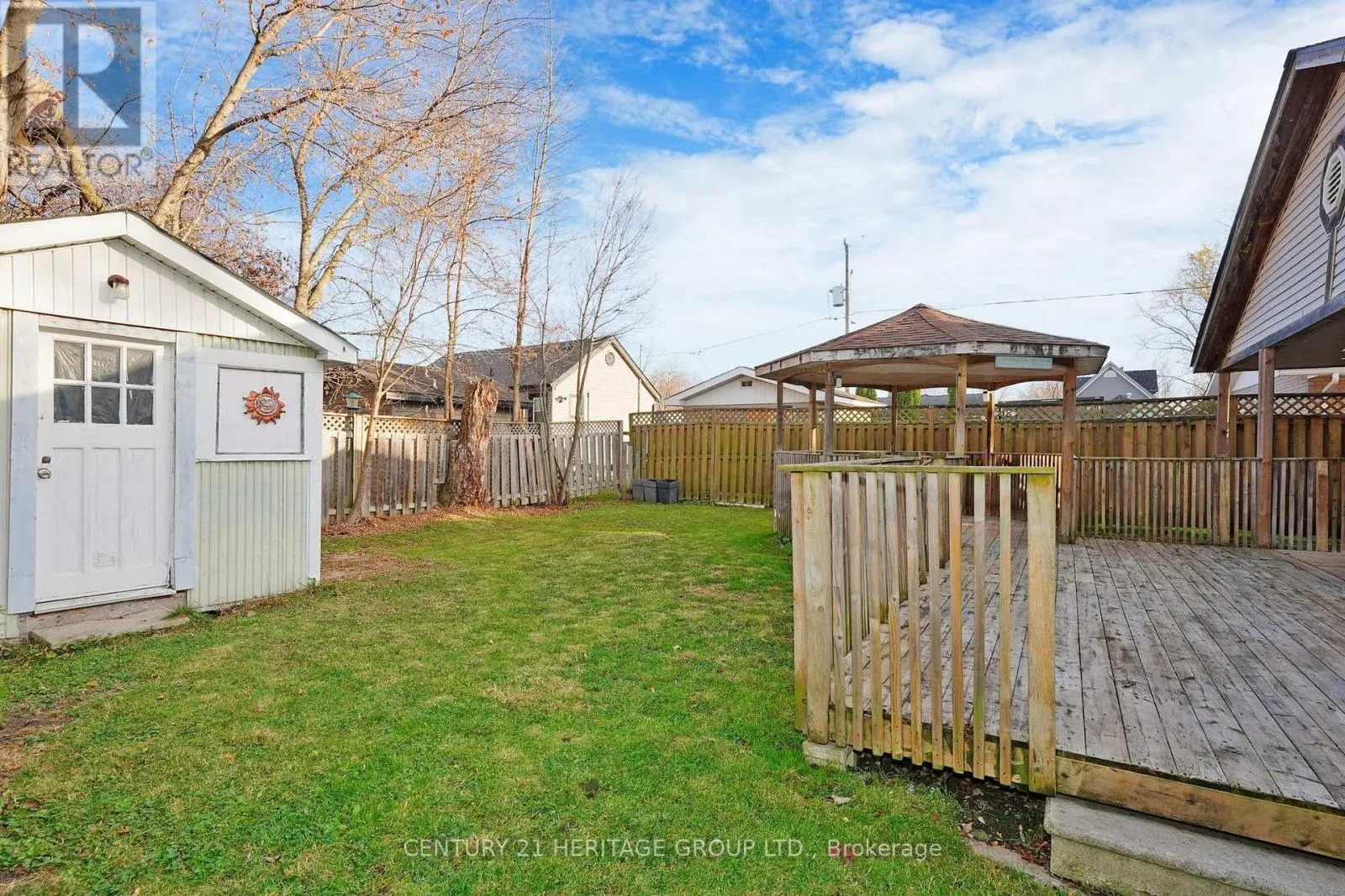 493 LAKE DRIVE S