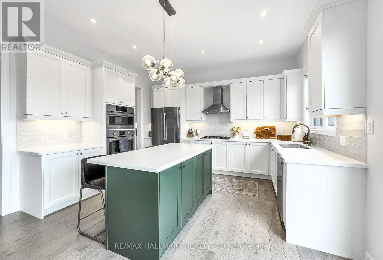 84 PINE HILL CRESCENT