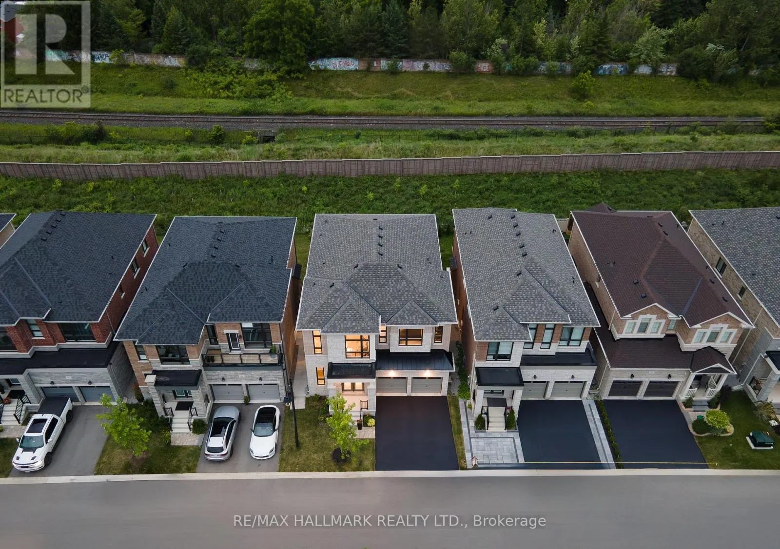 84 PINE HILL CRESCENT