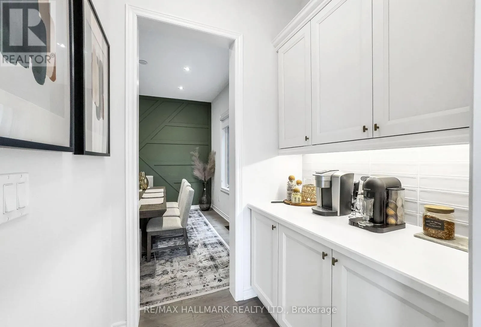 84 PINE HILL CRESCENT
