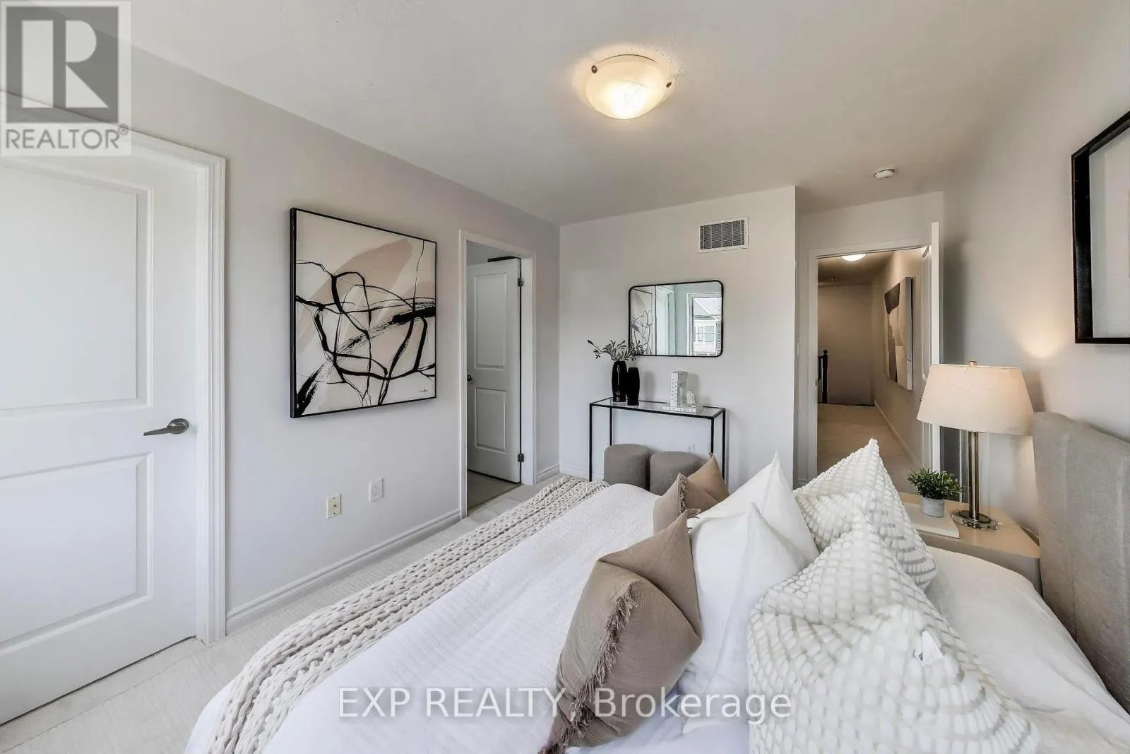 22 MINLOW WAY