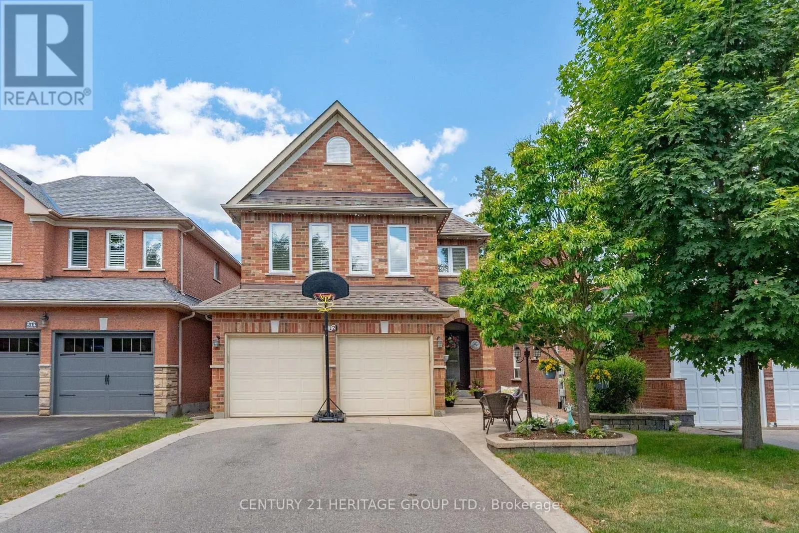 512 MENCZEL CRESCENT