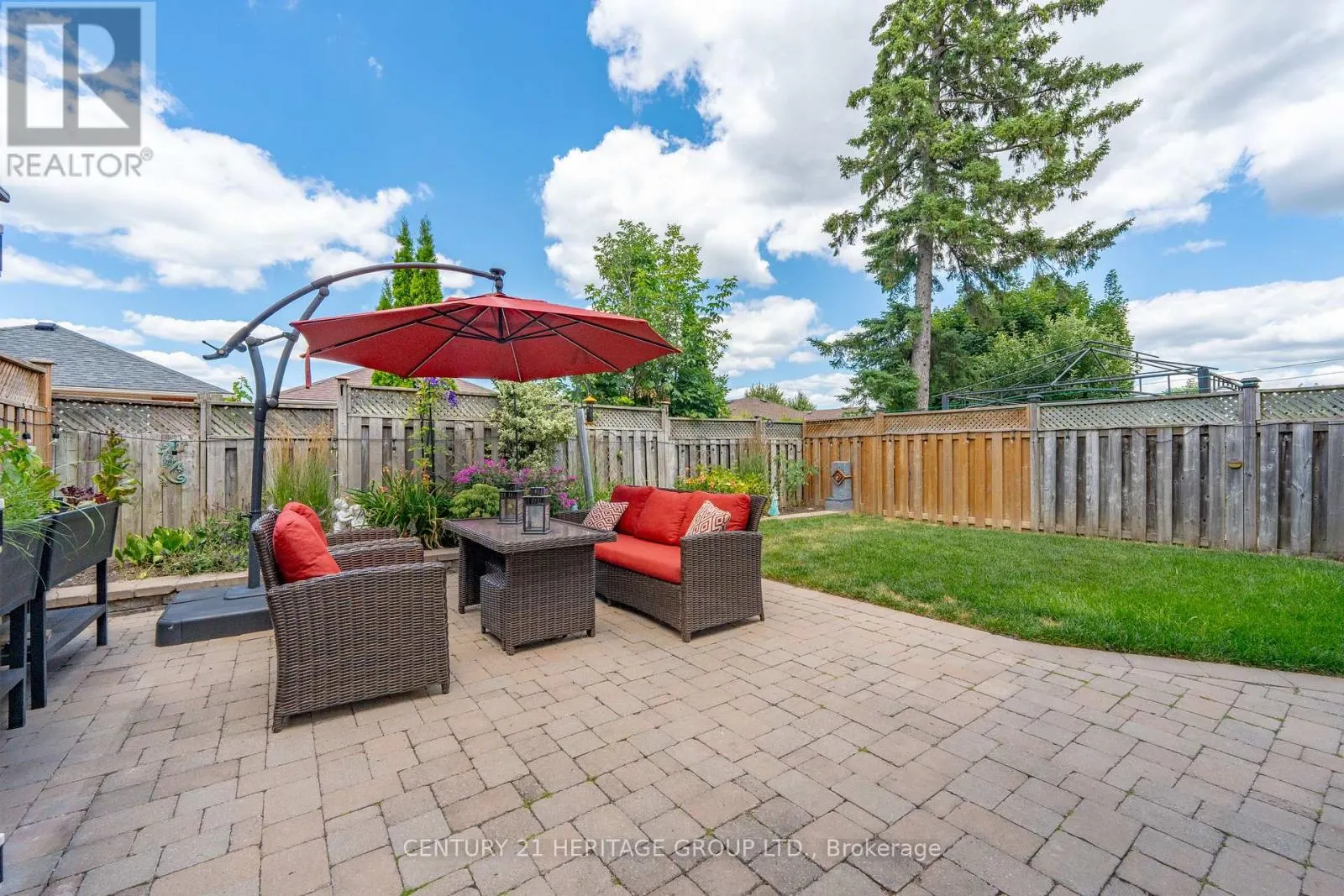 512 MENCZEL CRESCENT