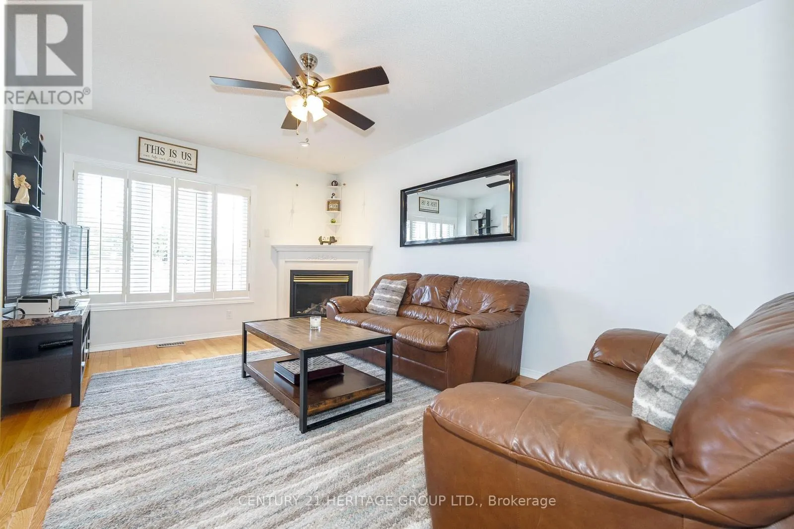 512 MENCZEL CRESCENT