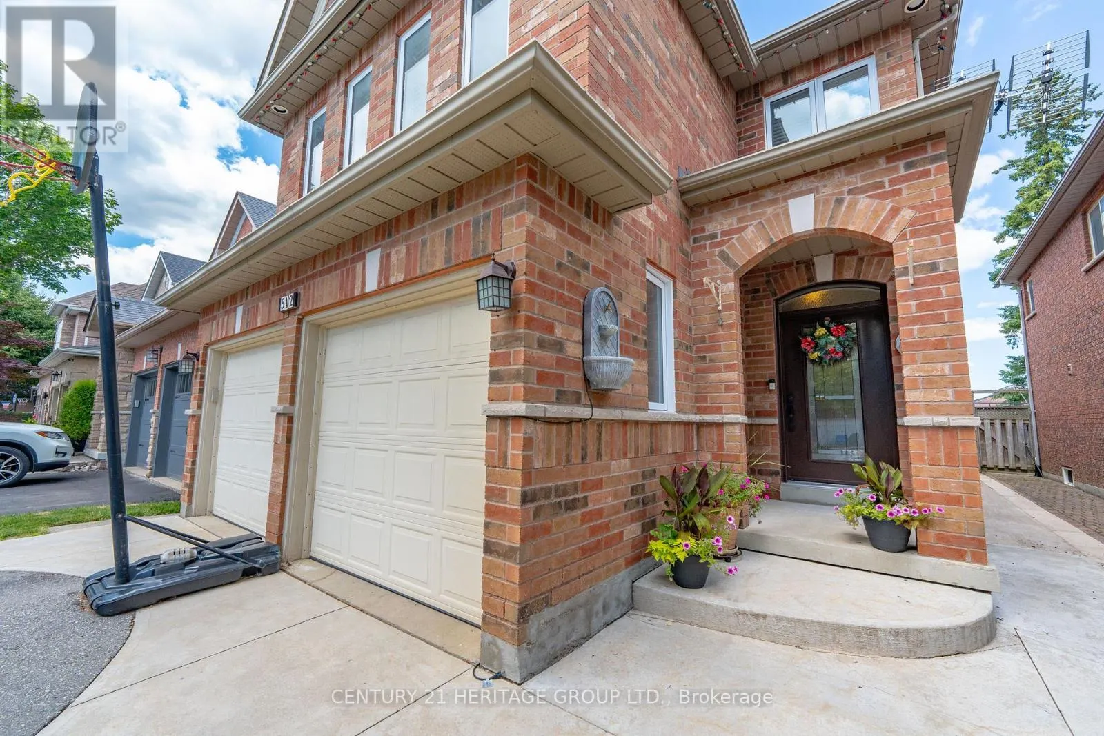512 MENCZEL CRESCENT