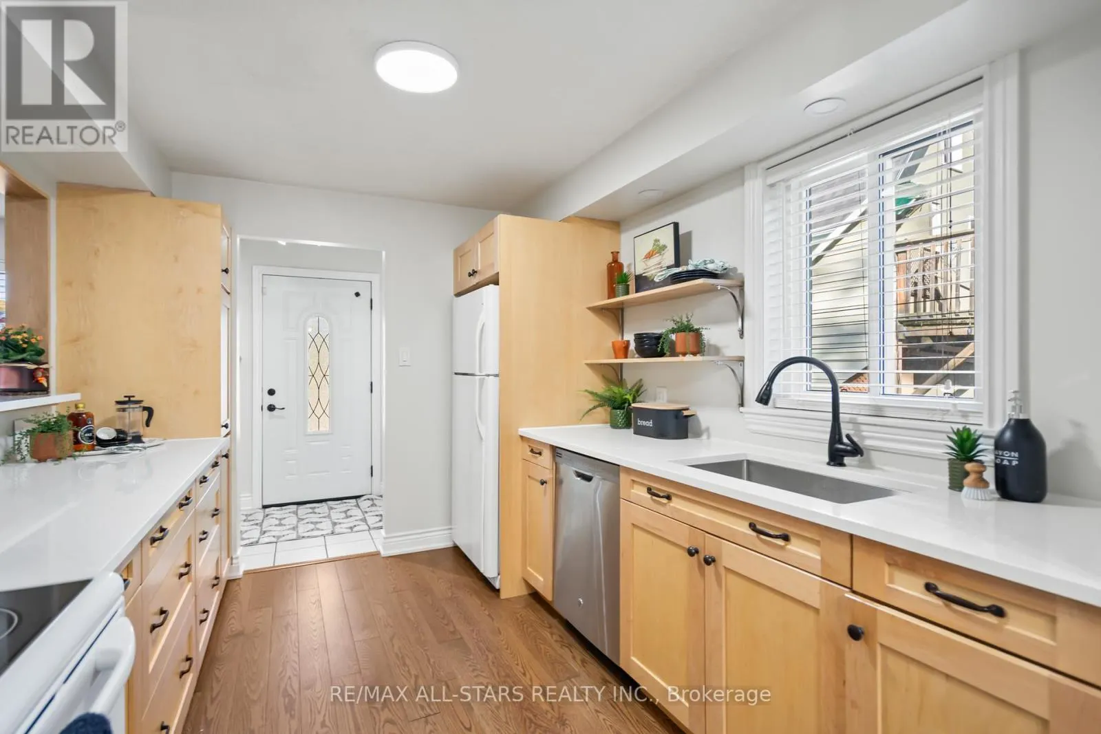 194/198 BROCK STREET W