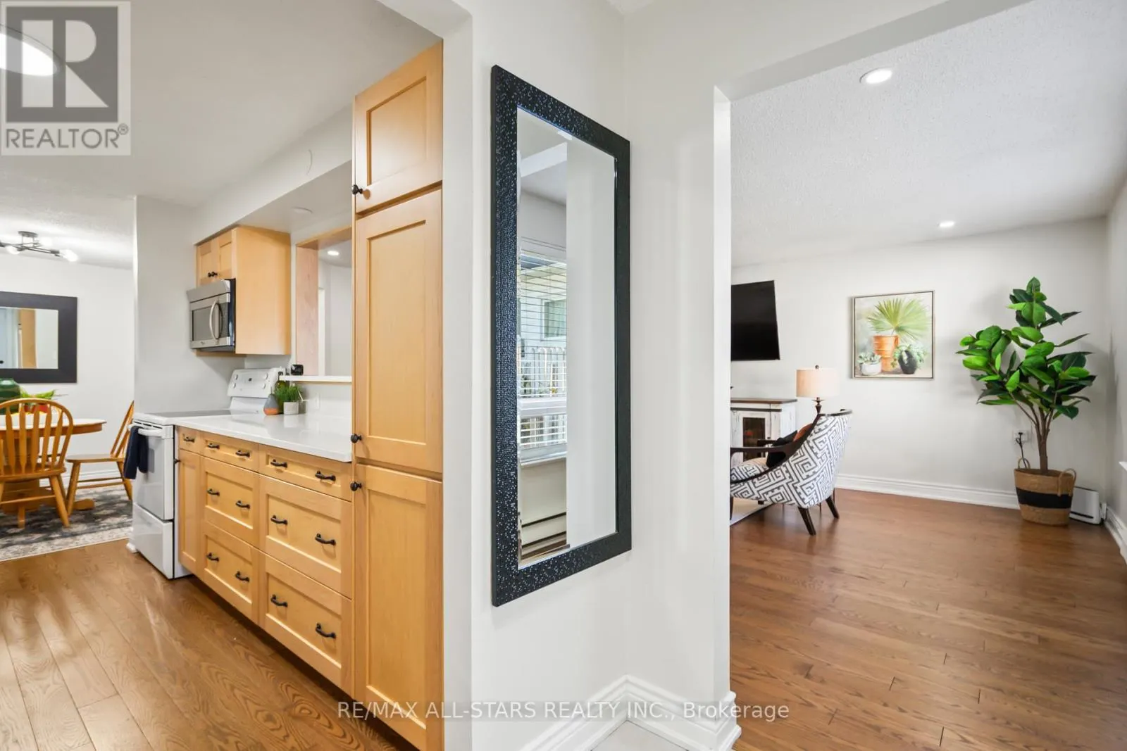 194/198 BROCK STREET W
