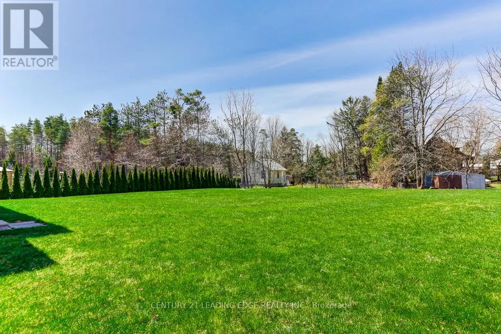 6 SOMER RUMM COURT