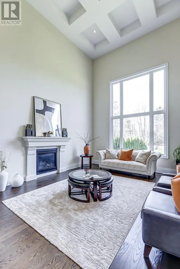6 SOMER RUMM COURT